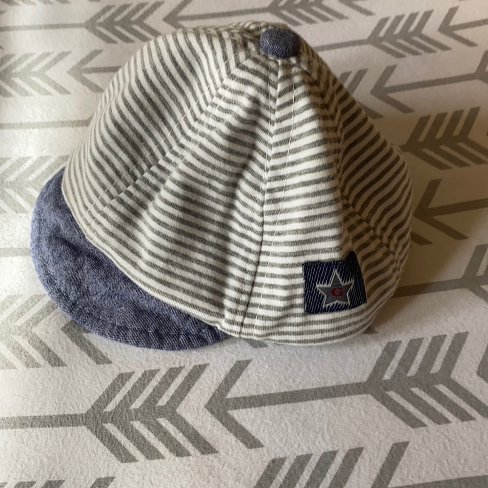 GAP adjustable infant/baby ball cap - cotton material